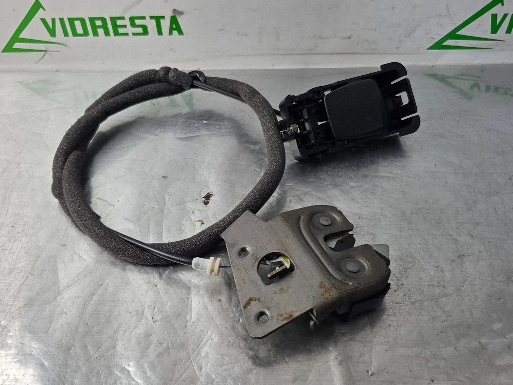 Seat back rest lock catch 7240425