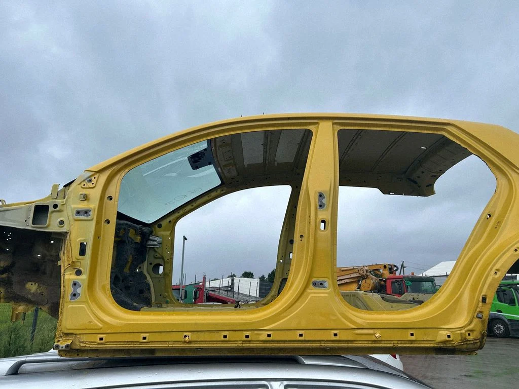 Esimene lävepakk (kereosa) – KIA Stonic (2017-)
