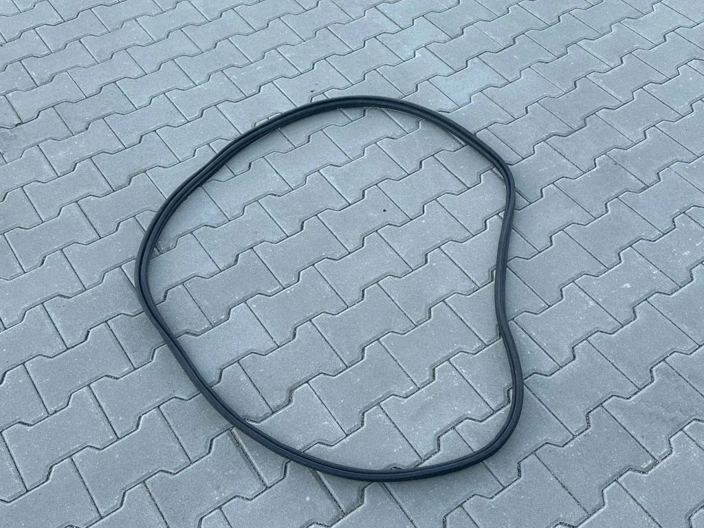 Laadimisukse tihend (ukse pool) – Opel Corsa D (2006-2014)