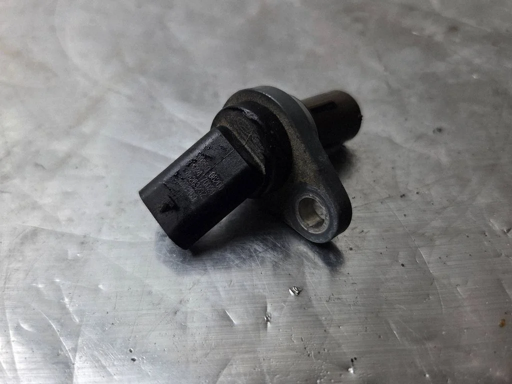 Camshaft position sensor 3935008200