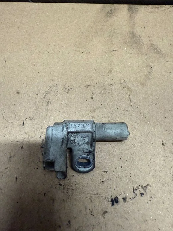 Camshaft position sensor 9665443580