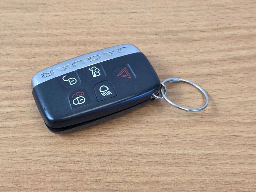 Kluczyk / karta zapłonowa – Jaguar XE (2015-)