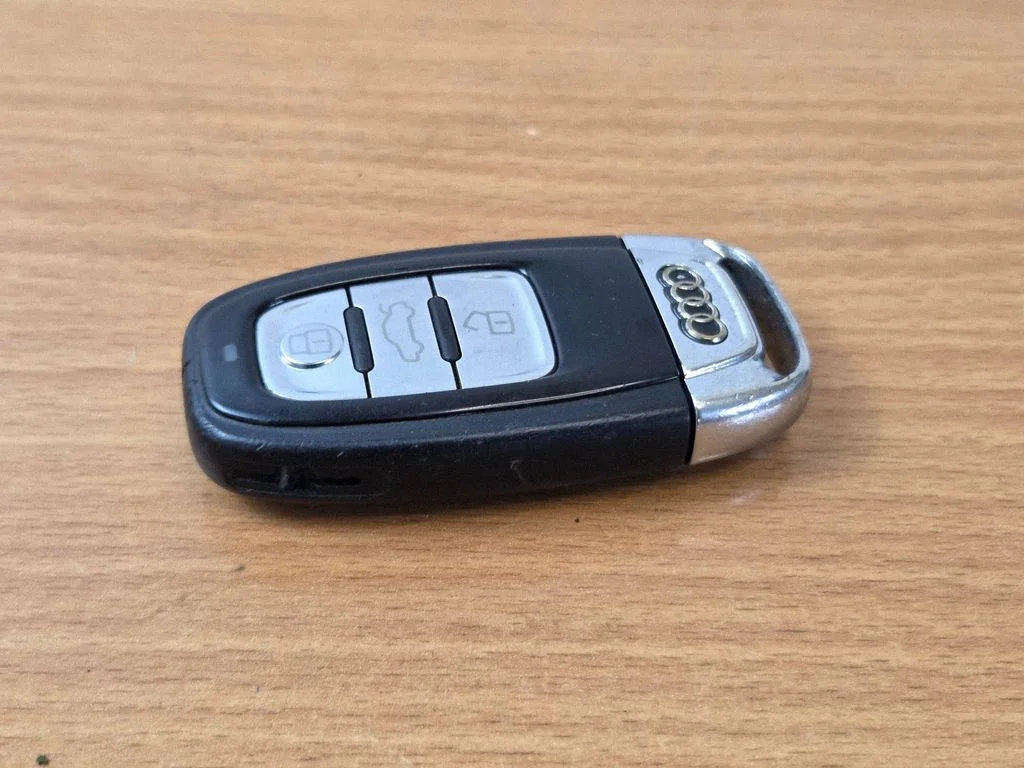 Ignition key/card – Audi A7 S7 4G (2011-2017)