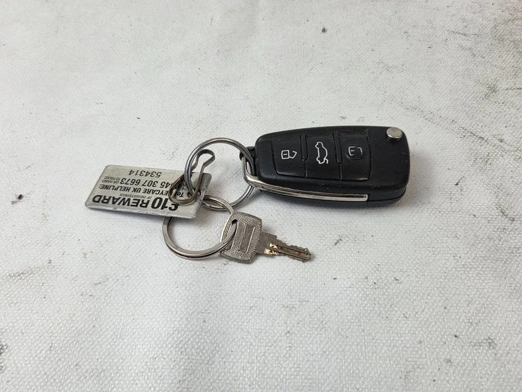 Ignition key/card 4F0837220AK