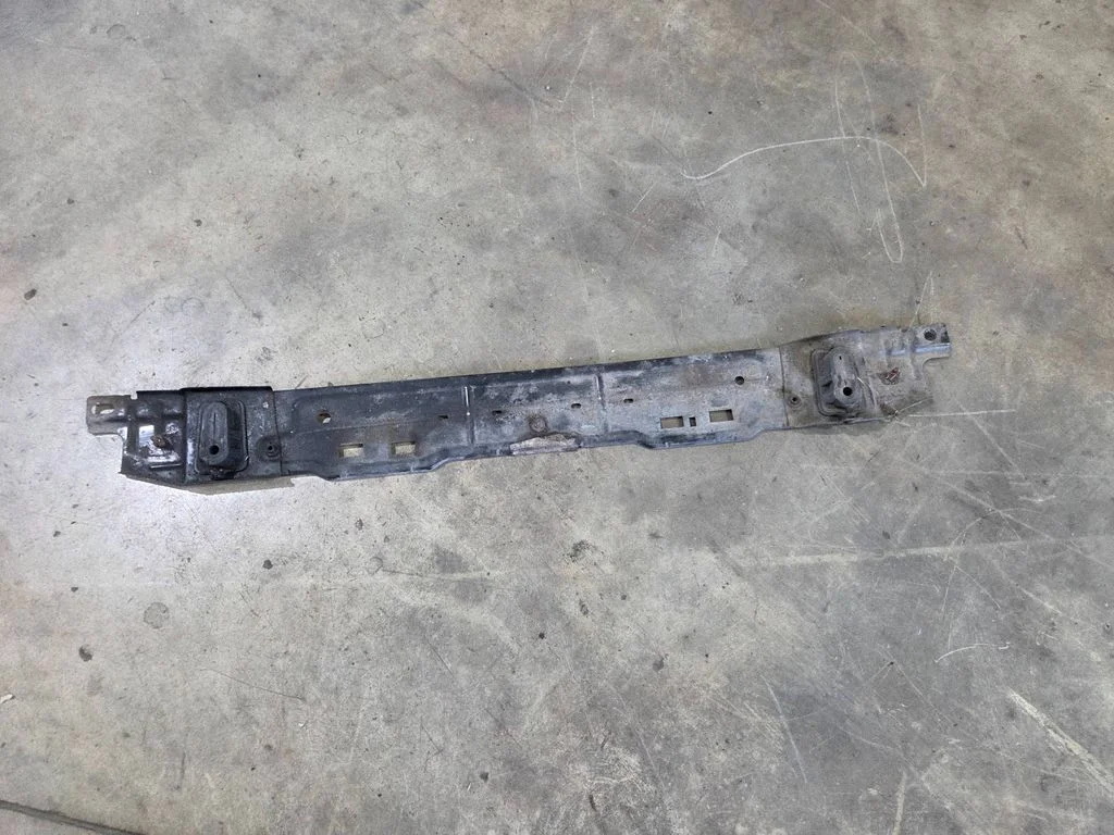 Bottom radiator support slam panel – Peugeot 3008 II (2016-2023)