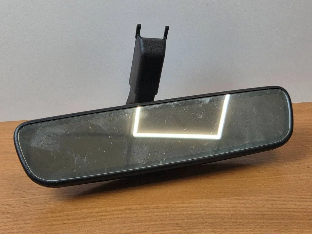 Rear view mirror (interior) 9055780