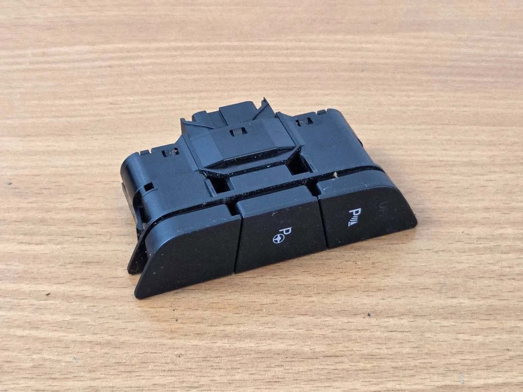 Parking (PDC) sensor switch – Ford Focus (2018-)