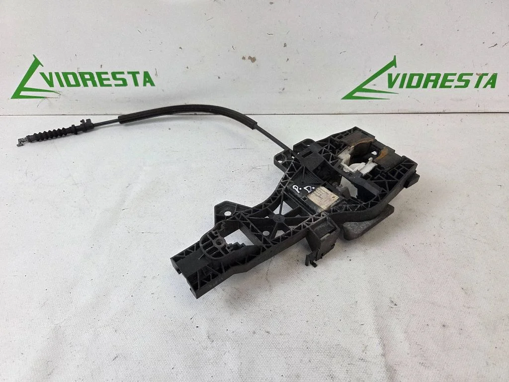 Wspornik klamki zewnętrznej drzwi przednich – Audi Q7 4L (2005-2015)
