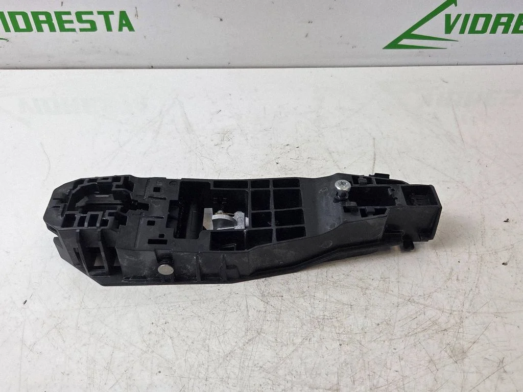 Rear door exterior handle/bracket – Peugeot 308 (2021-)