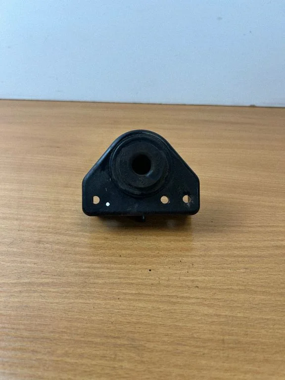 Radiator mount bracket DM420