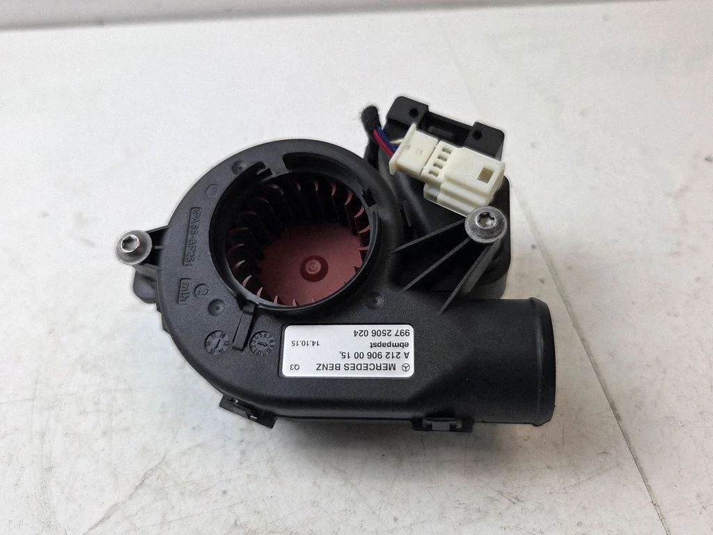 Engine control unit/module fan – Mercedes-Benz E-Class W212 (2009-2016)