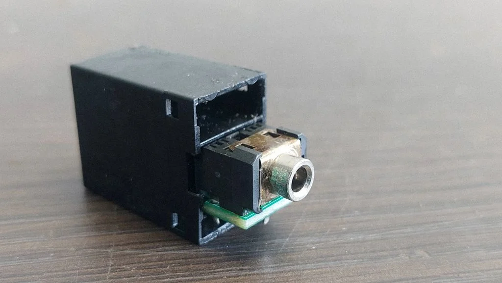 AUX-pesa – Audi A3 S3 8P (2003-2012)