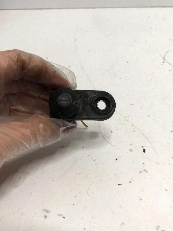 Front door sensor coupe 1M500