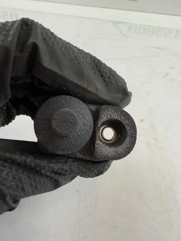 Laadimisukse avamise/ sulgemise andur – Nissan Qashqai (2010-2014)