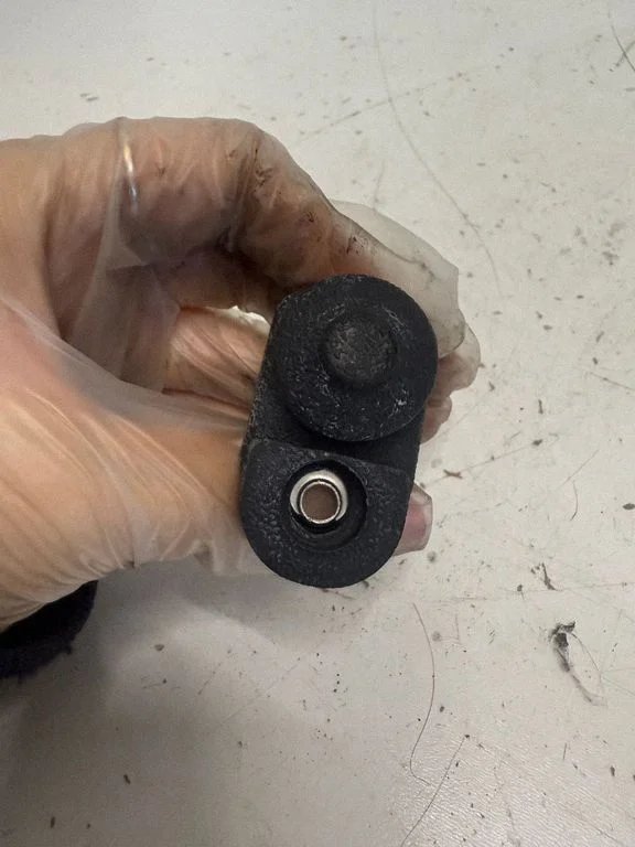 Laadimisukse avamise/ sulgemise andur – Nissan Note (E11) (2006-2014)