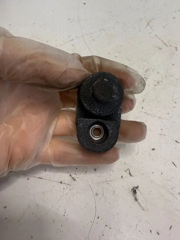 Laadimisukse avamise/ sulgemise andur – Nissan Note (E11) (2006-2014)