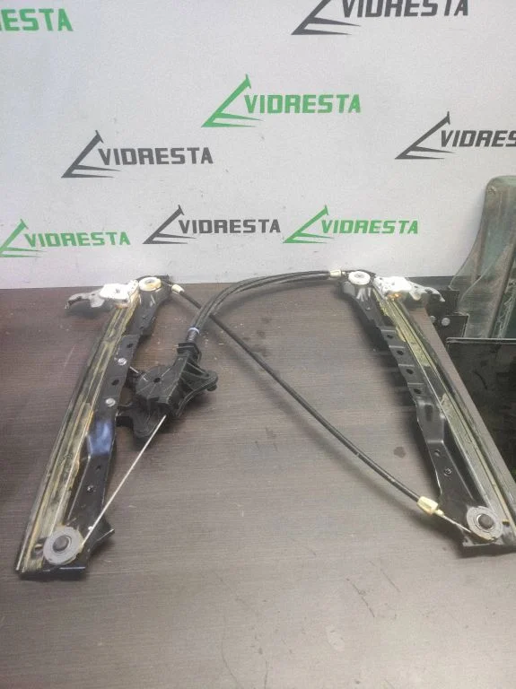 Sliding door electric window regulator – Chrysler Grand Voyager V (2007-2015)