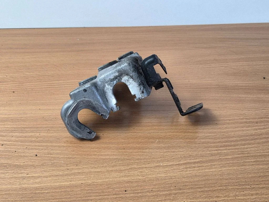 Gear shift cable bracket – Hyundai i20 (BC3 BI3) (2020-)