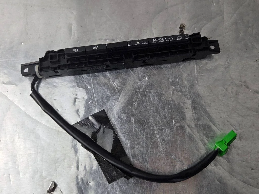 Head unit multimedia control – Volvo XC60 (2009-2013)