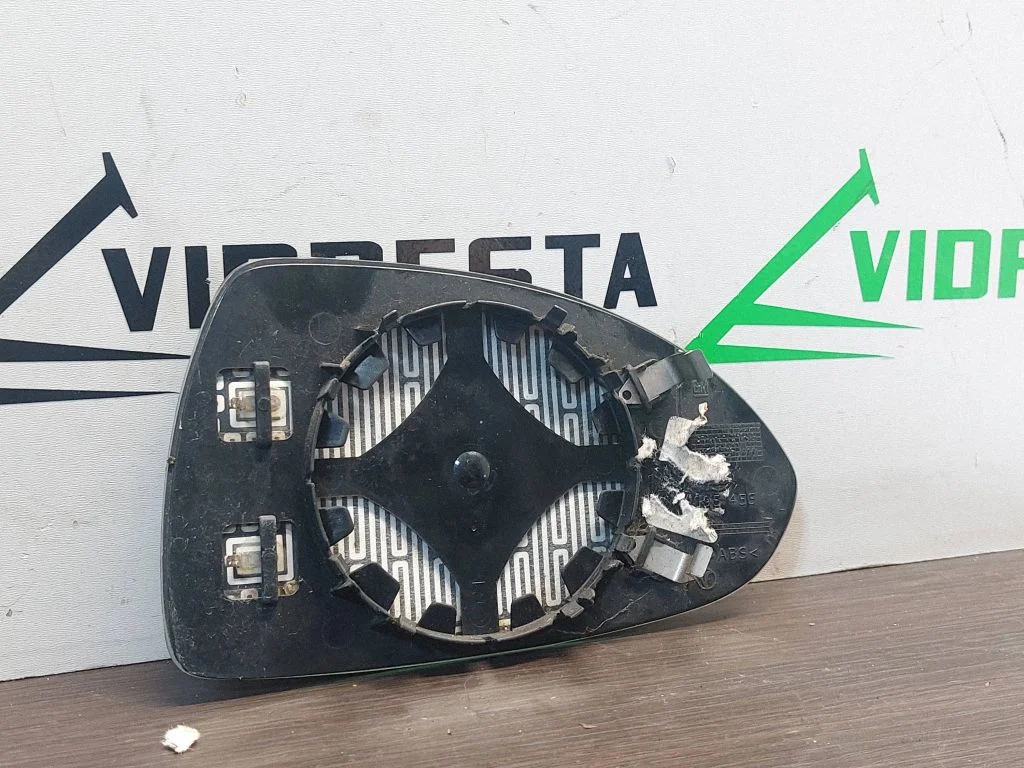 Wing mirror glass – Opel Corsa D (2006-2014)