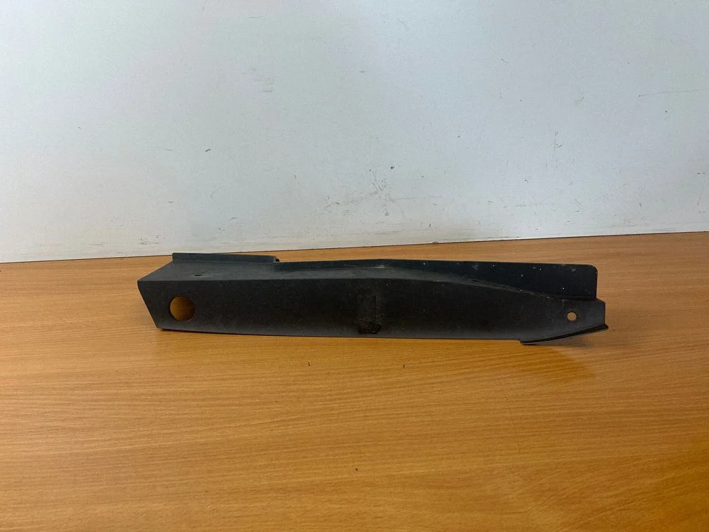 Fender end trim 84159D7000