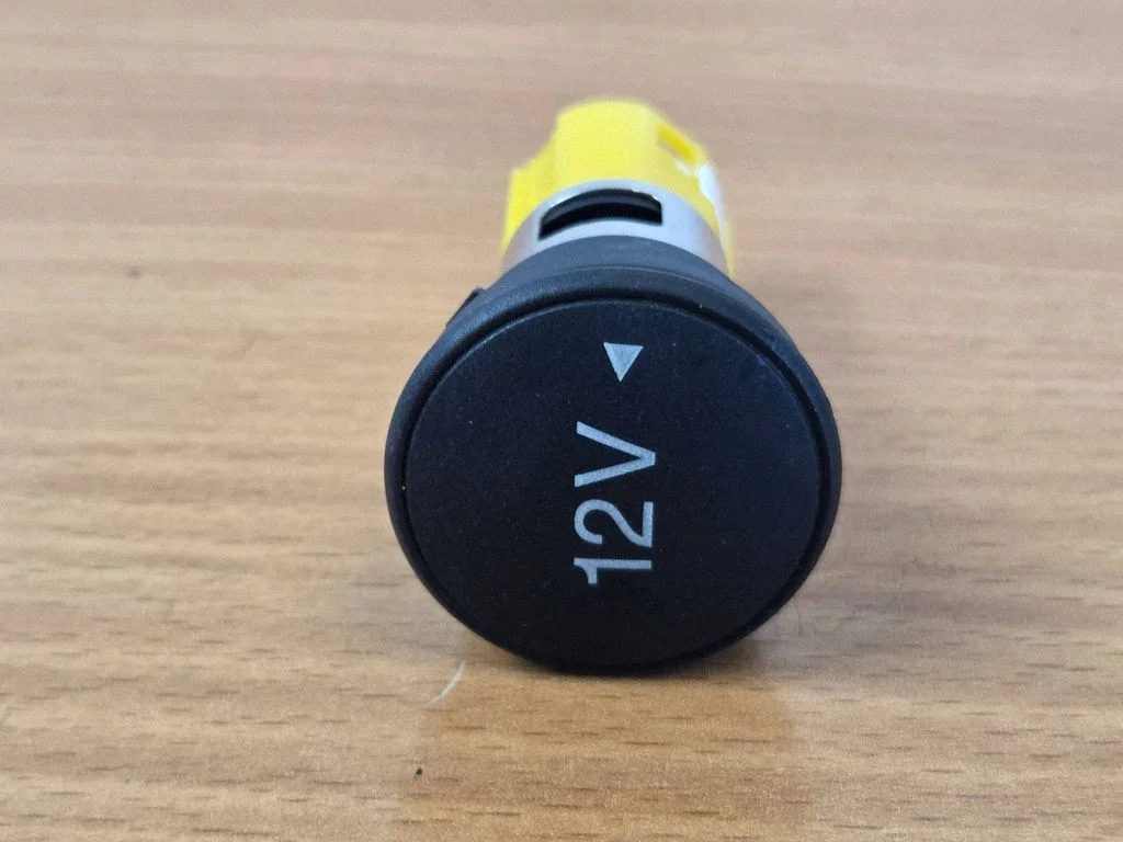 12 V Socket (front) – Ford Focus (2018-)