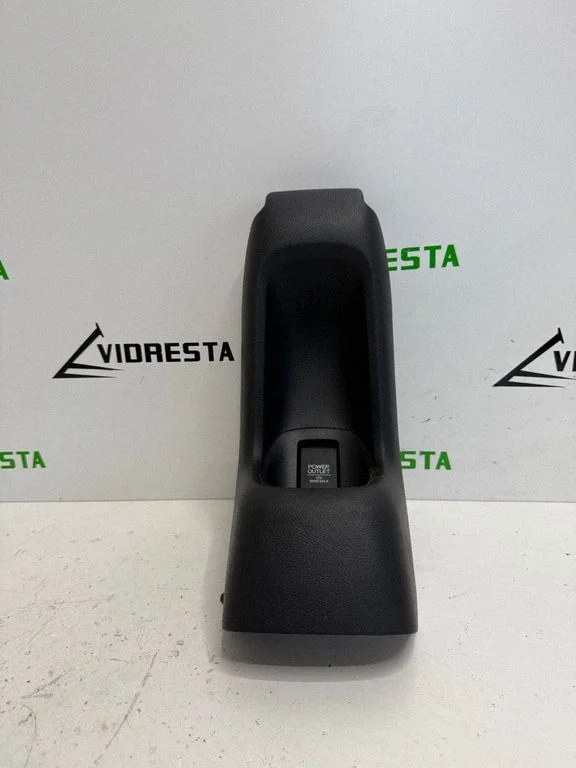 12 V Socket (rear) T10267