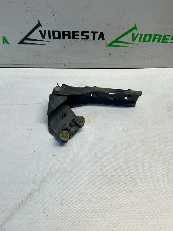Sliding door middle roller runner – Opel Vivaro (2014-2018)