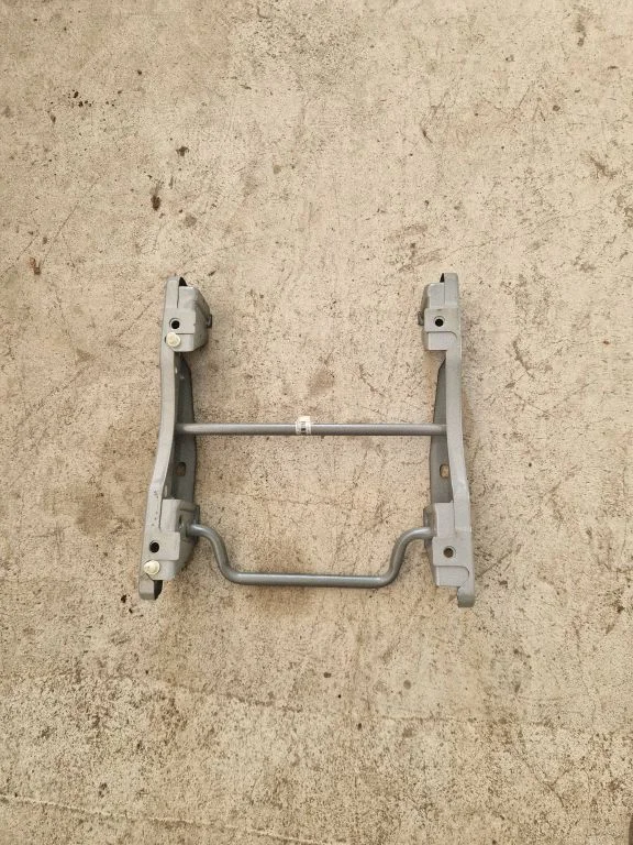 Esimese kõrvalistuja istme alus – Renault Scenic III - Grand scenic III (2009-2016)