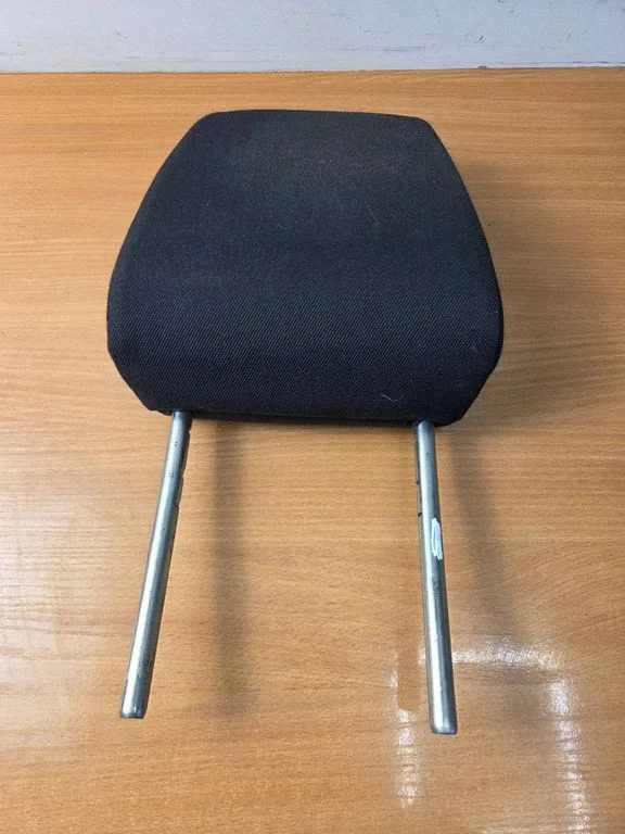 Priekšējā sēdekļa pagalvis