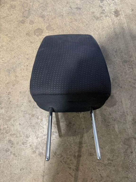 Front seat headrest – Honda CR-V (2013-2016)