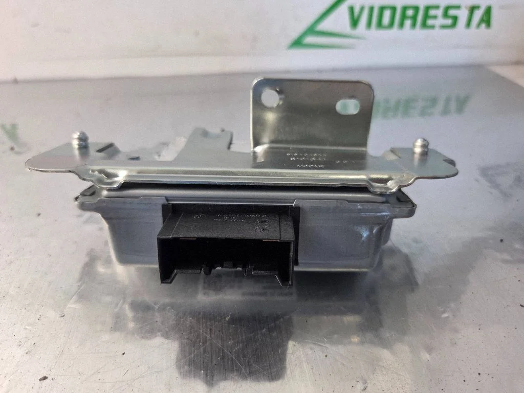 Voltage converter/converter module