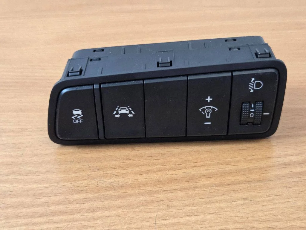 A set of switches – Hyundai Tucson TL (2015-)