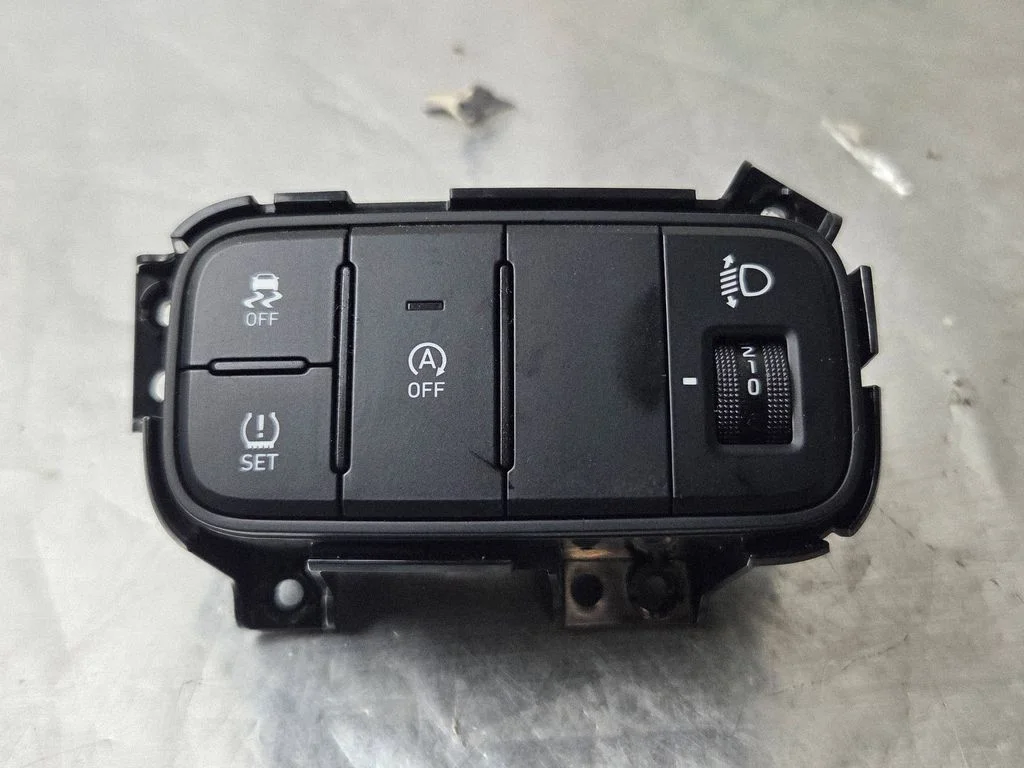 A set of switches – Hyundai i20 (BC3 BI3) (2020-)