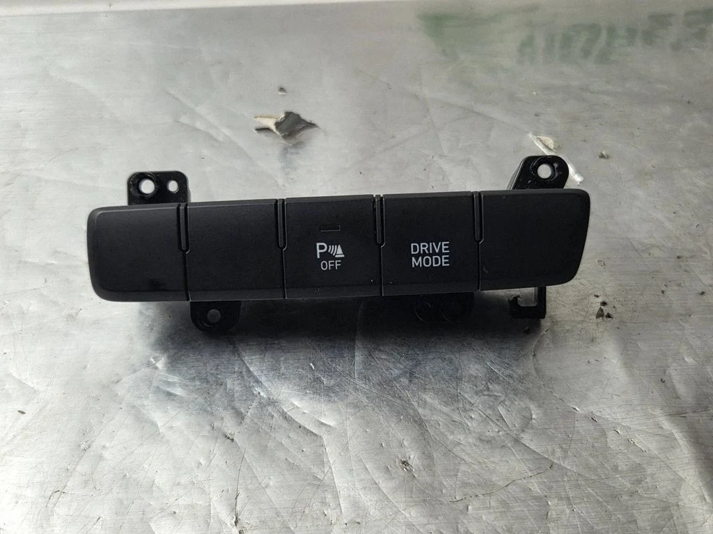 A set of switches – Hyundai i20 (BC3 BI3) (2020-)