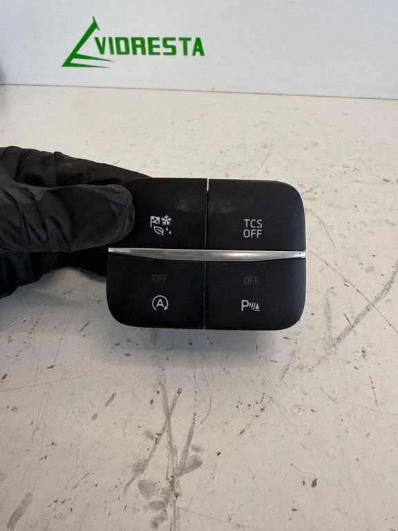 A set of switches – Ford Focus (2018-)