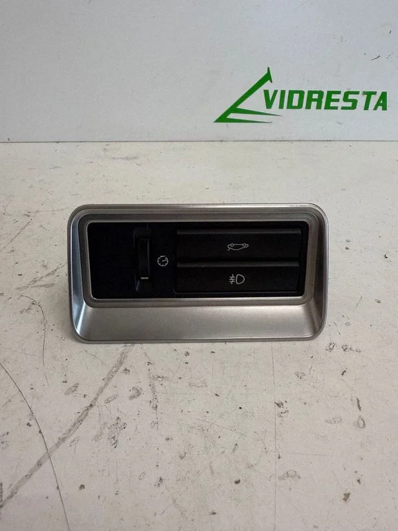 A set of switches – Jaguar XF X250 (2007-2015)