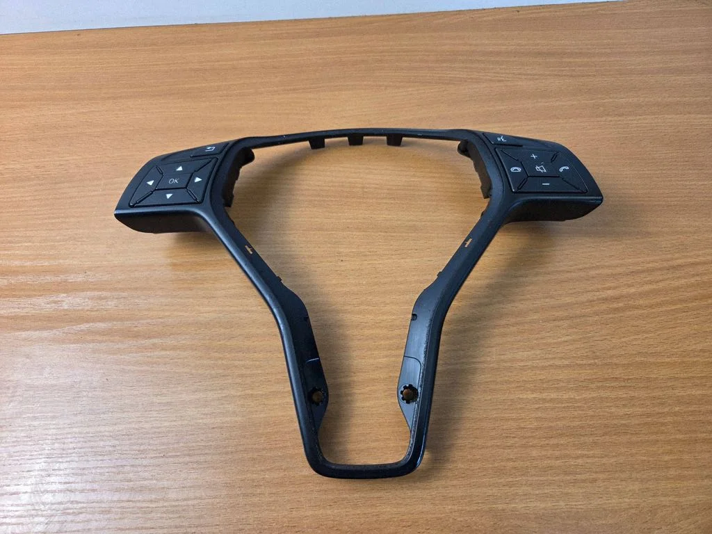 Steering wheel trim – Mercedes-Benz E-Class W212 (2009-2016)