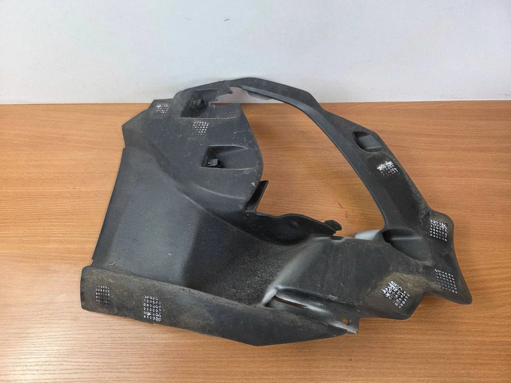 Fog light bracket – Ford Focus (2018-)