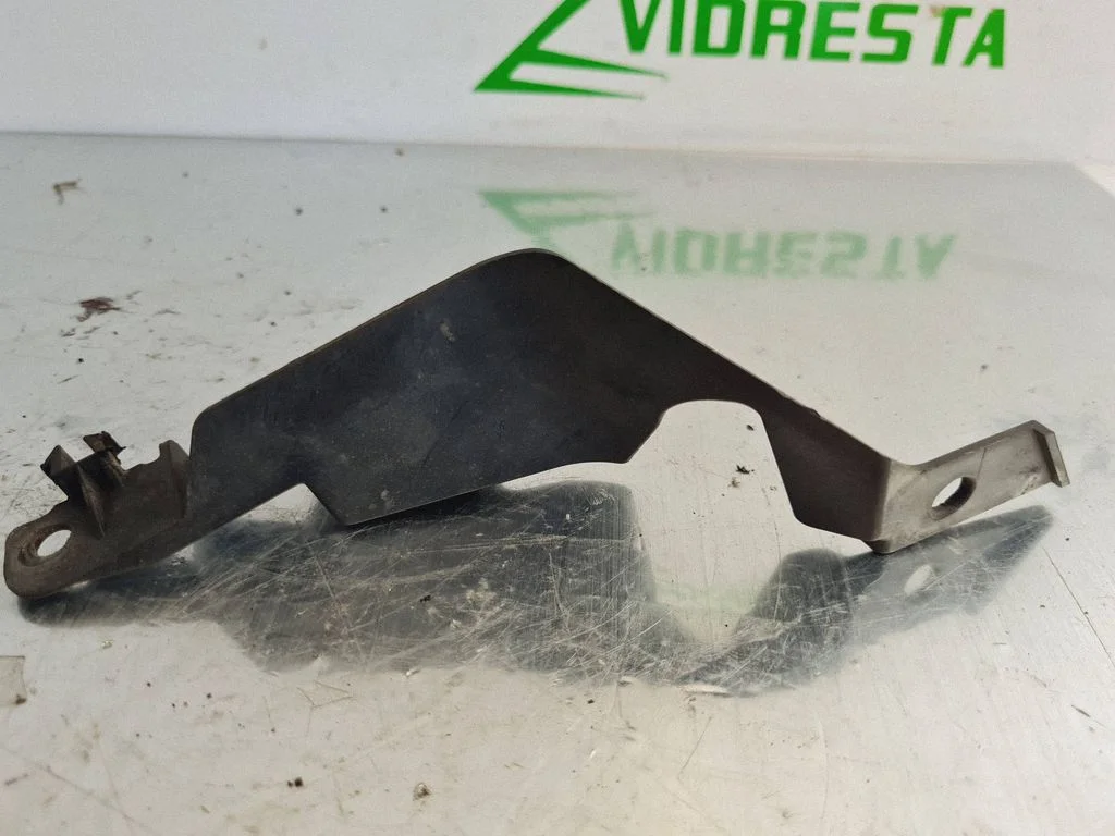 Fog light bracket – Honda CR-V (2013-2016)