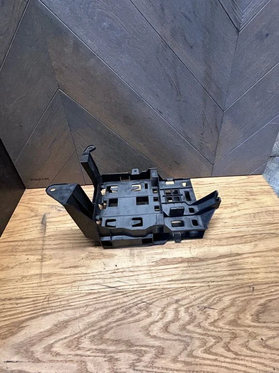 Sound amplifier holder/bracket – Audi A5 Sportback 8TA (2009-2016)