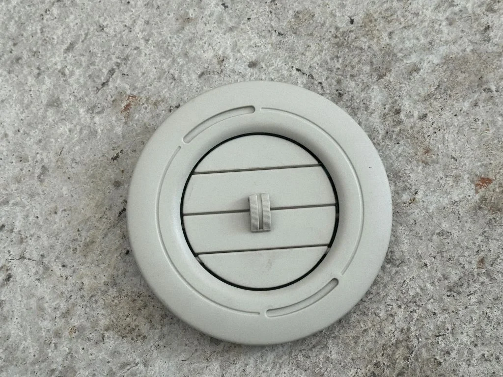 Air vent grill in roof – Chrysler Grand Voyager V (2007-2015)