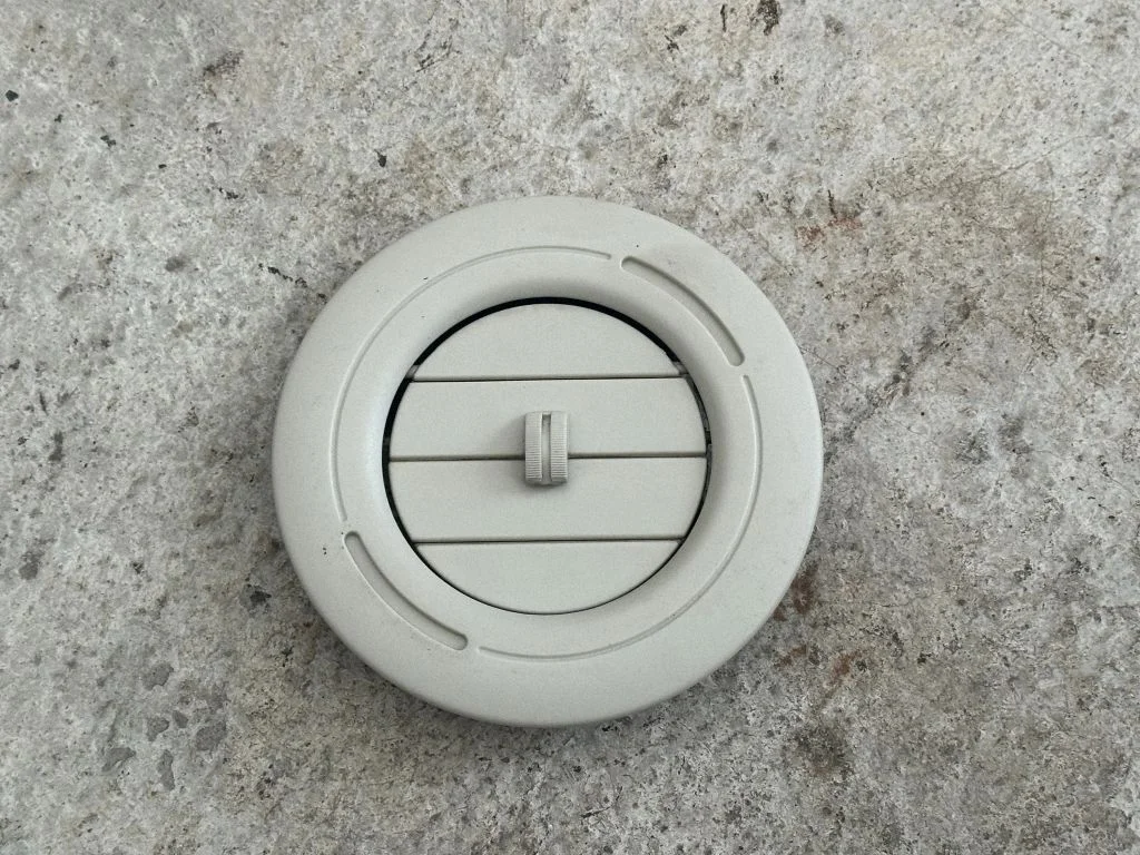 Air vent grill in roof – Chrysler Grand Voyager V (2007-2015)