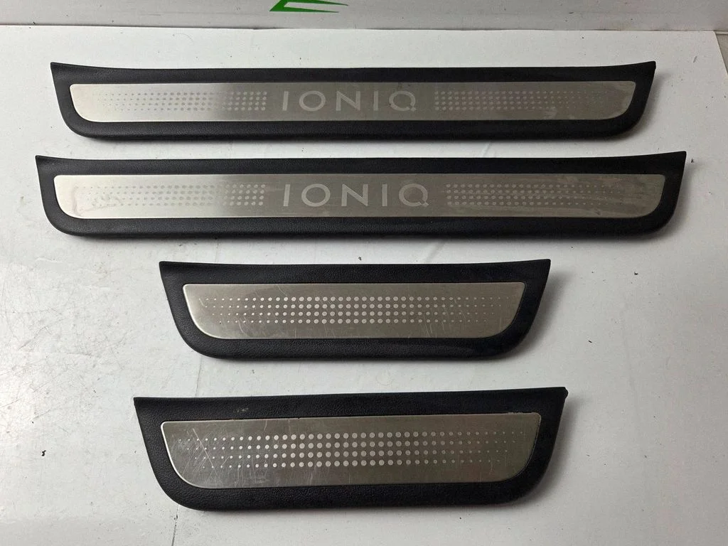 Listwy progowe wewnętrzne (komplet) – Hyundai Ioniq (2016-)