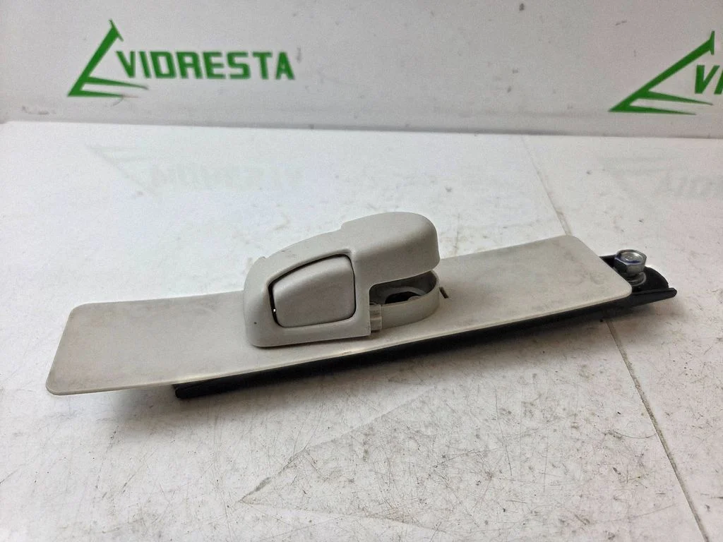 Turvavöö reguleerimise siin – Honda CR-V (2013-2016)