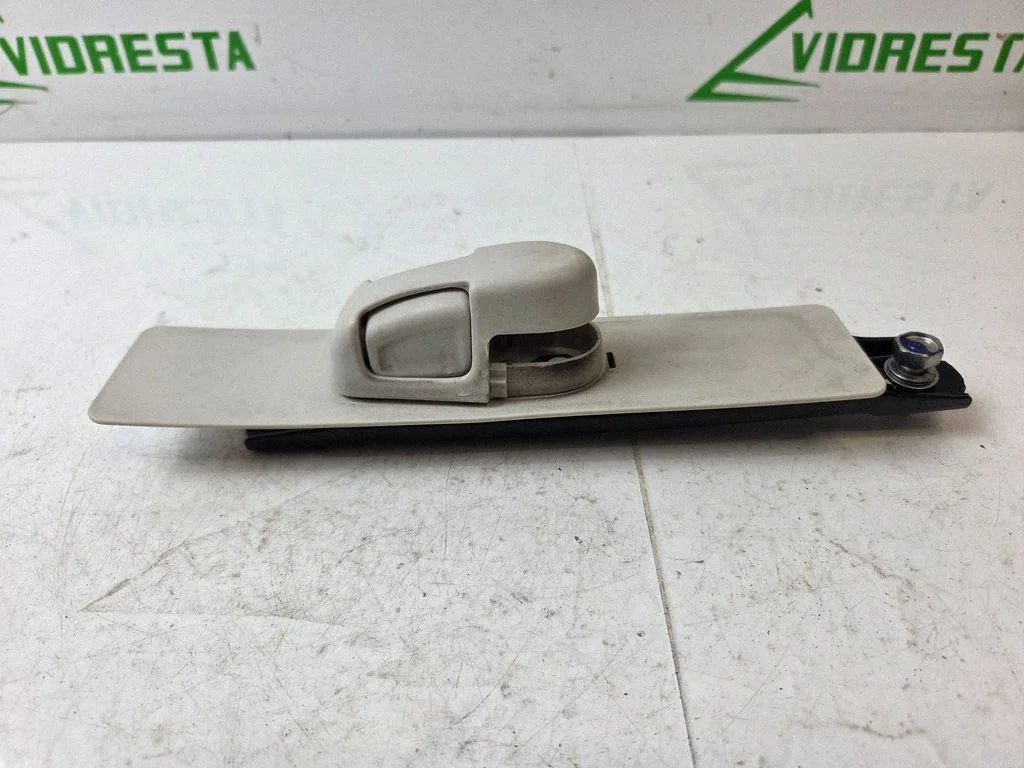 Turvavöö reguleerimise siin – Honda CR-V (2013-2016)