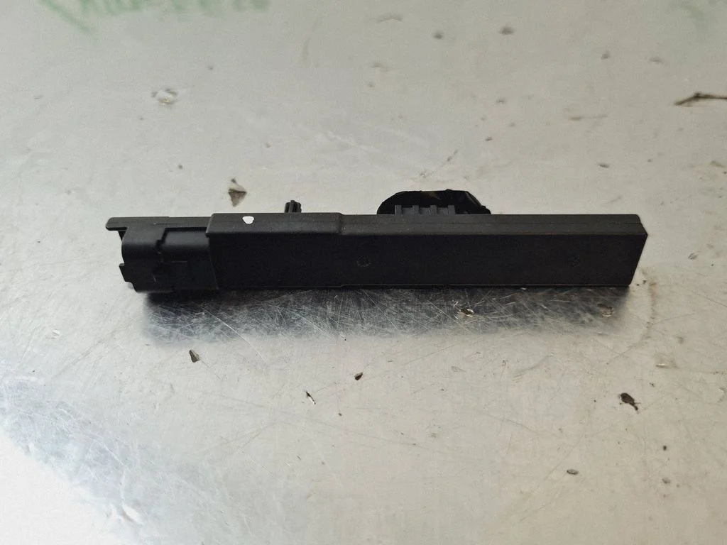 Keyless system antenna – Peugeot 208 II (2019-)