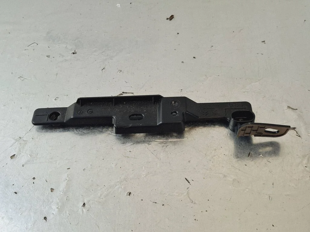 Keyless system antenna – Peugeot 208 II (2019-)