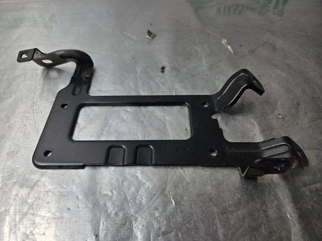 Engine control unit holder – Hyundai i20 (BC3 BI3) (2020-)