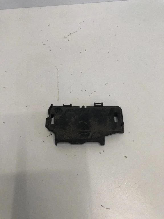 Engine control unit holder – Peugeot 2008 I (2013-2019)